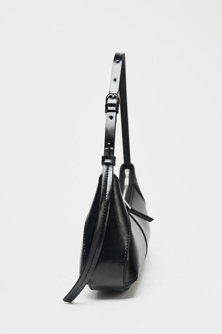 Crossbody kabelka v tvare polmesiaca