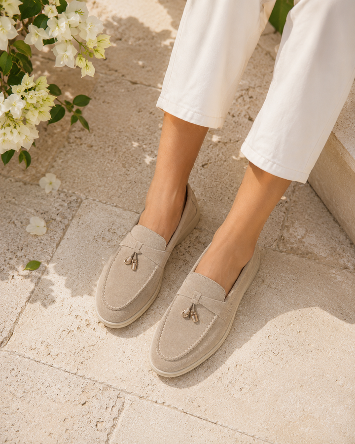 Elegantné loafers s kovovým detailom