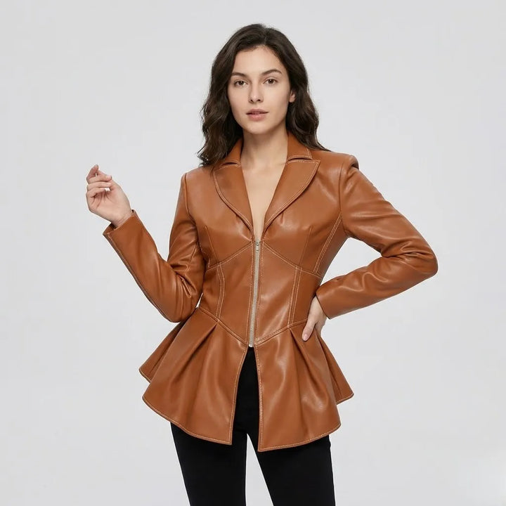 Štruktúrovaný kabát s priliehavým strihom a peplum detailom