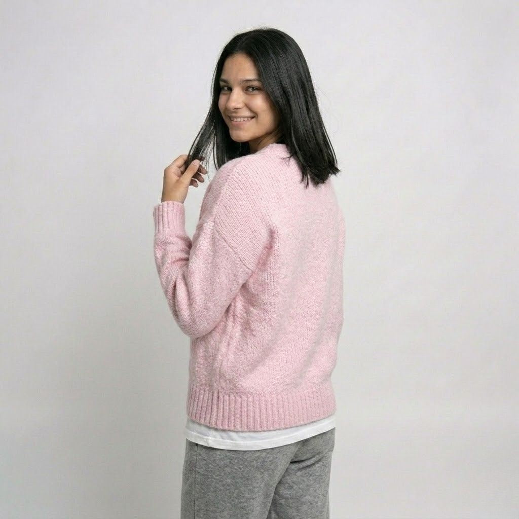 Ľahký pletený sveter zo zmesi akrylu a polyesteru s oversize strihom