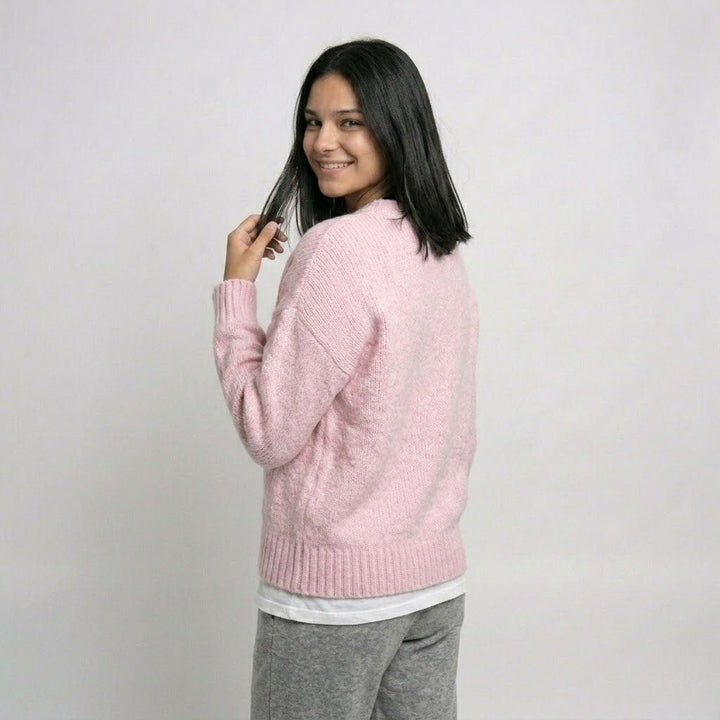 Ľahký pletený sveter zo zmesi akrylu a polyesteru s oversize strihom