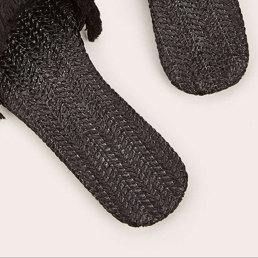 Šľapky so strapcami