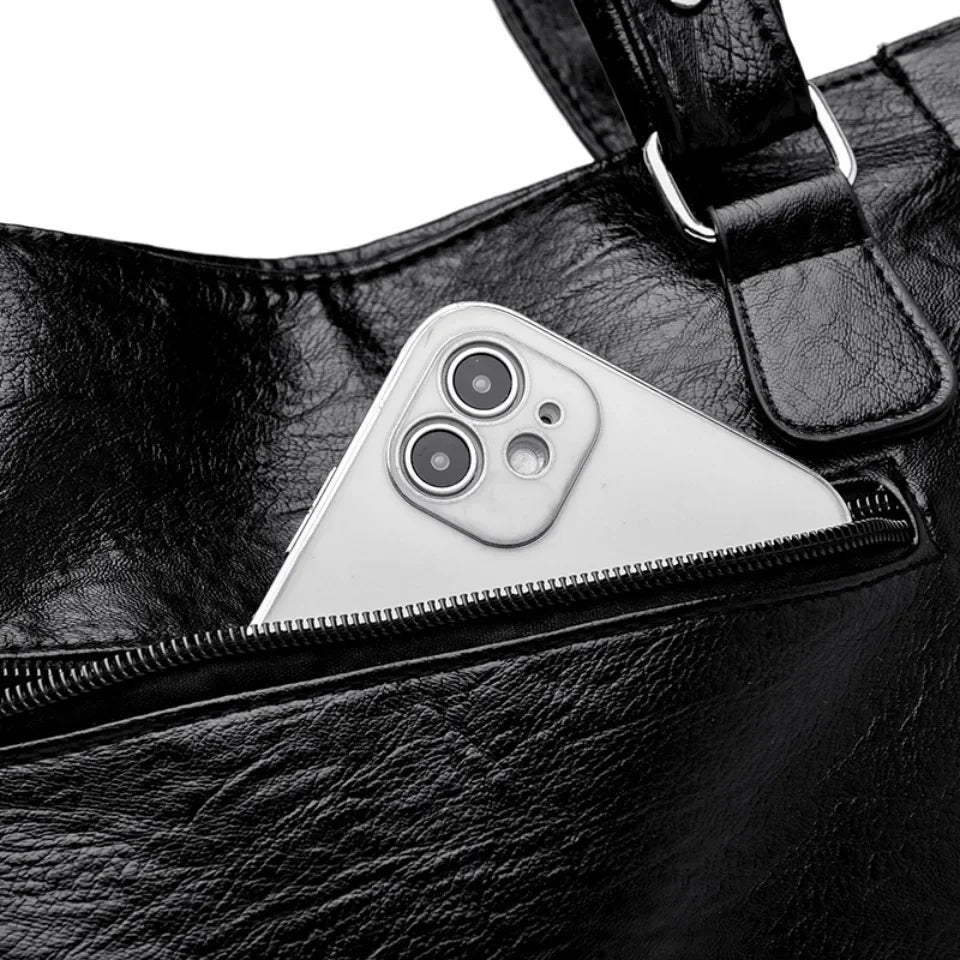 Hladká crossbody kabelka s priestranným tvarom