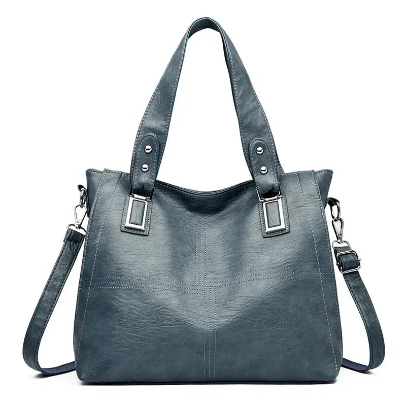 Hladká crossbody kabelka s priestranným tvarom