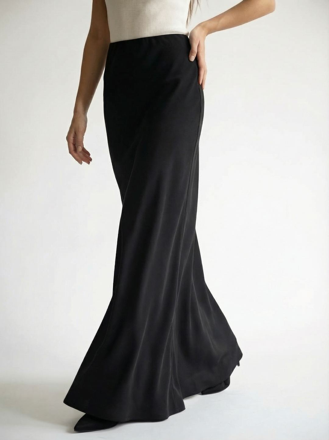 Jednoduchá elegantná maxi sukňa