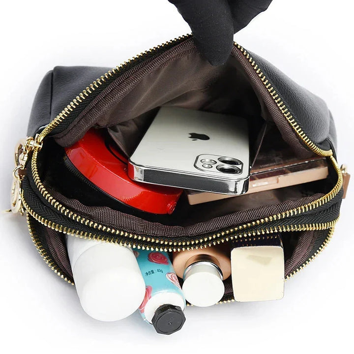 Táto kompaktná crossbody kabelka je ideálna na dni plné pohybu