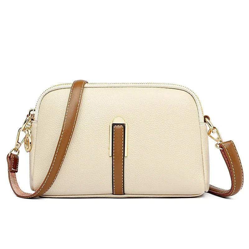 Táto kompaktná crossbody kabelka je ideálna na dni plné pohybu