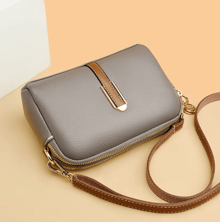 Táto kompaktná crossbody kabelka je ideálna na dni plné pohybu
