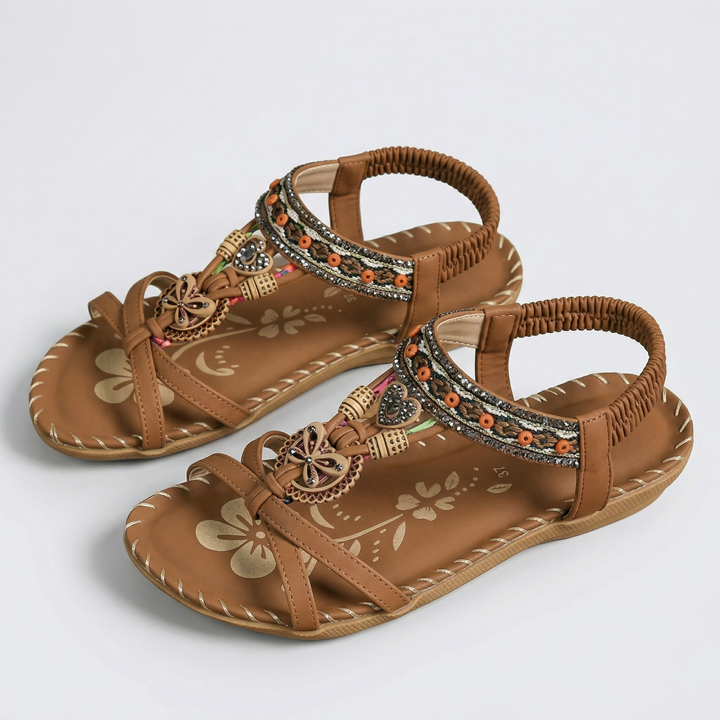Nízke boho sandále s detailmi