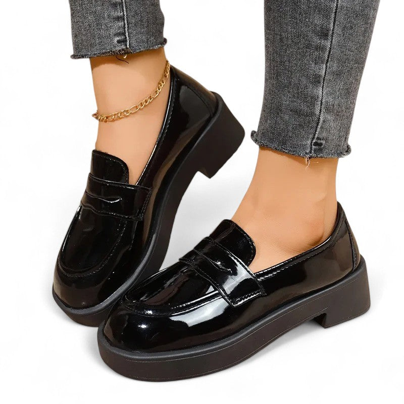Lesklé mokasíny na platforme