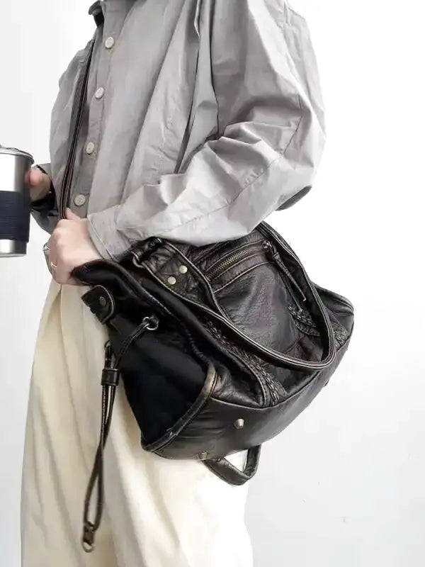 Pevná hladká crossbody kabelka